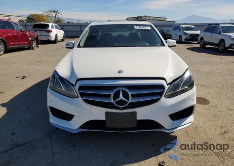 2014 Mercedes-Benz E 350 z USA, uszkodzony, nr VIN WDDHF5KB5EA882481